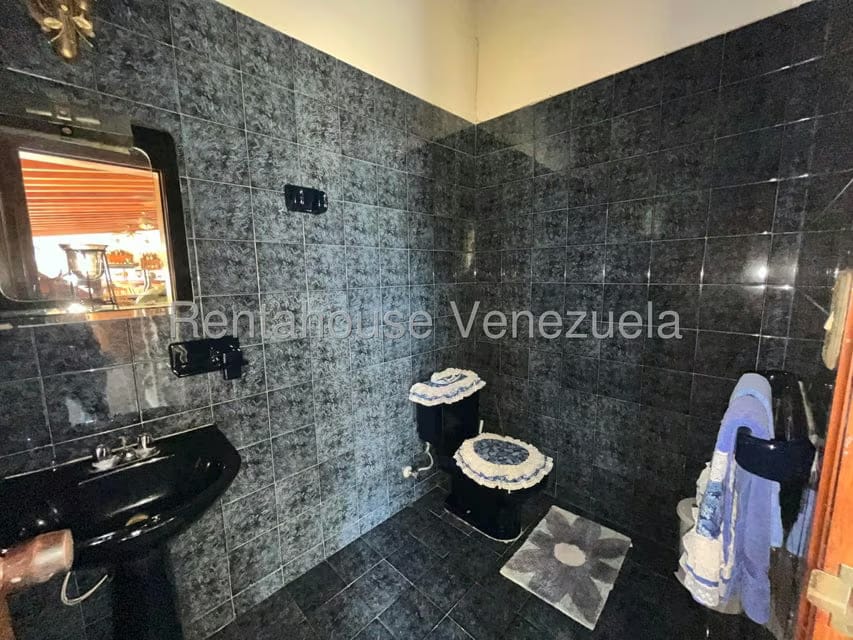 Casa (Duplex) en Venta en Valles de Camoruco, Carabobo - 35