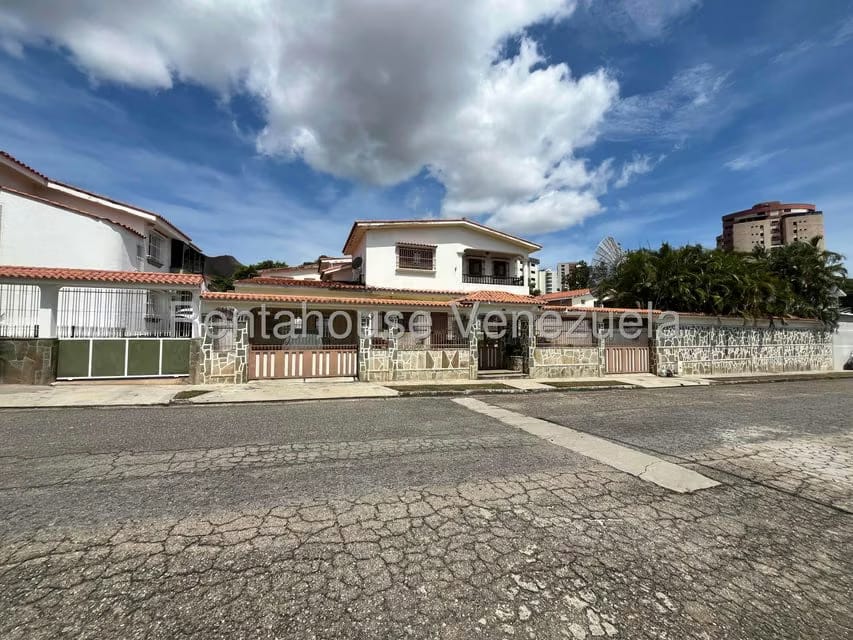 Casa (Duplex) en Venta en Valles de Camoruco, Carabobo - 10