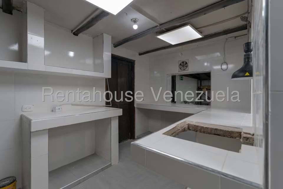 Comercial (Local Comercial) en Alquiler en El Hatillo, Distrito Metropolitano - 25