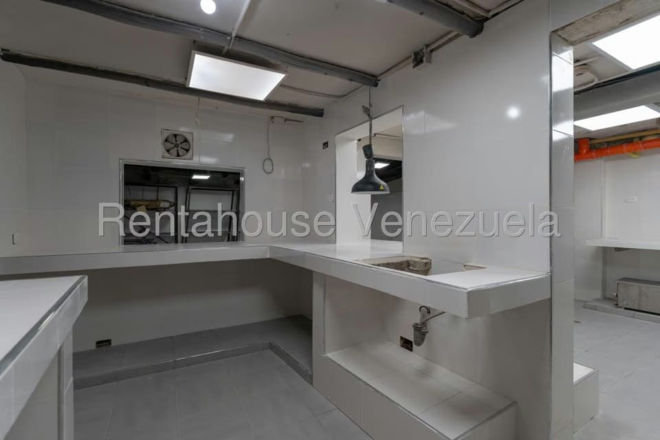 Comercial (Local Comercial) en Alquiler en El Hatillo, Distrito Metropolitano - 26