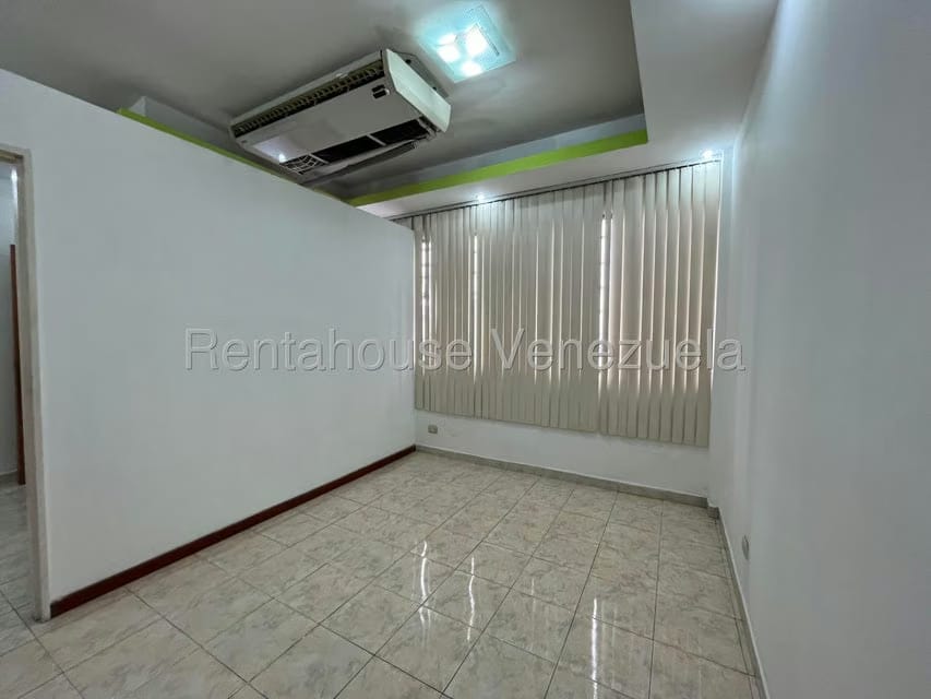 Comercial (Oficina) en Venta en Avenida Bolivar, Aragua - 12