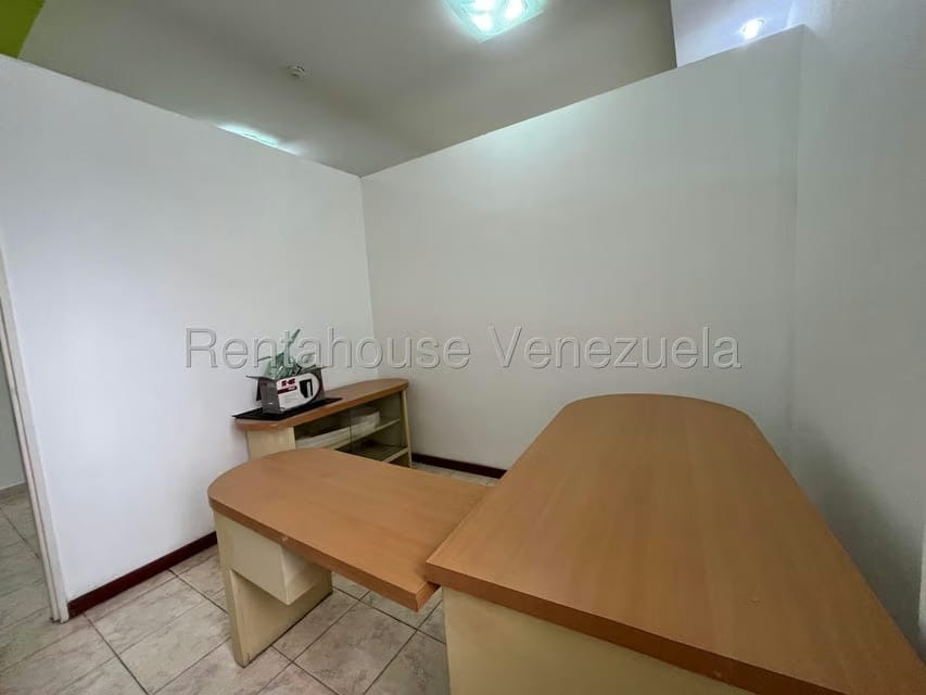 Comercial (Oficina) en Venta en Avenida Bolivar, Aragua - 14