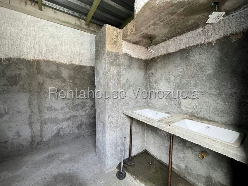 Comercial (Local Comercial) en Venta en Zona Oeste, Lara - 27