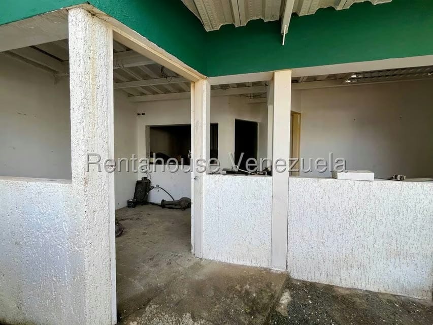 Comercial (Local Comercial) en Venta en Zona Oeste, Lara - 28