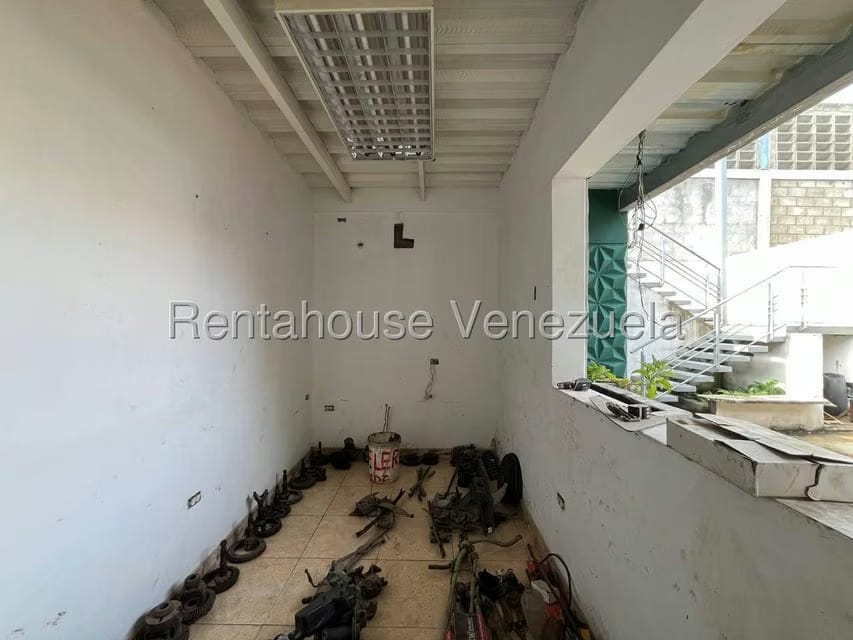 Comercial (Local Comercial) en Venta en Zona Oeste, Lara - 30