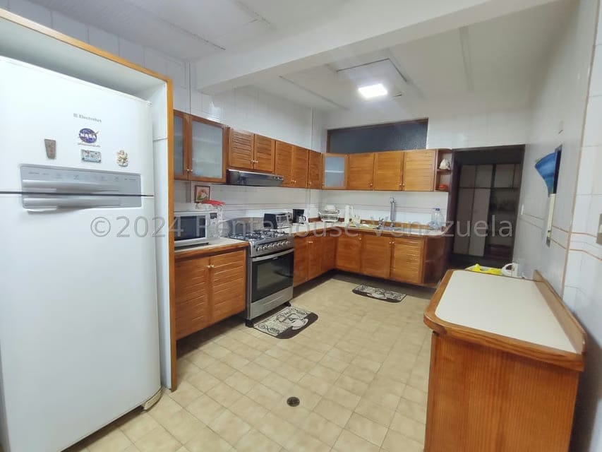 Casa (Multipes Niveles) en Venta en Los Palos Grandes, Distrito Metropolitano - 12
