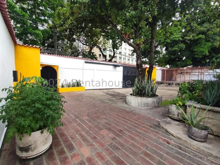 Casa (Multipes Niveles) en Venta en Los Palos Grandes, Distrito Metropolitano - 4