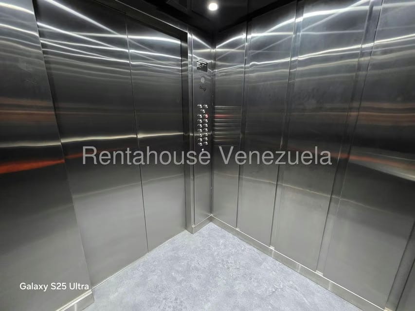 Comercial (Oficina) en Venta en Bello Monte, Distrito Metropolitano - 2
