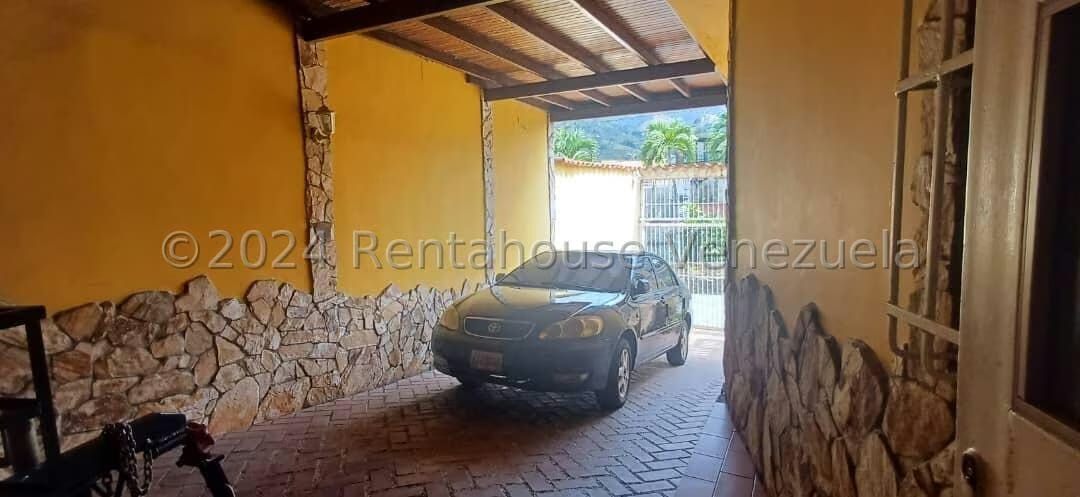 Casa (Multipes Niveles) en Venta en Araira, Miranda - 31