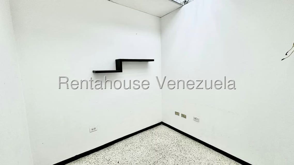 Comercial (Local Comercial) en Alquiler en Bello Monte, Distrito Metropolitano - 3