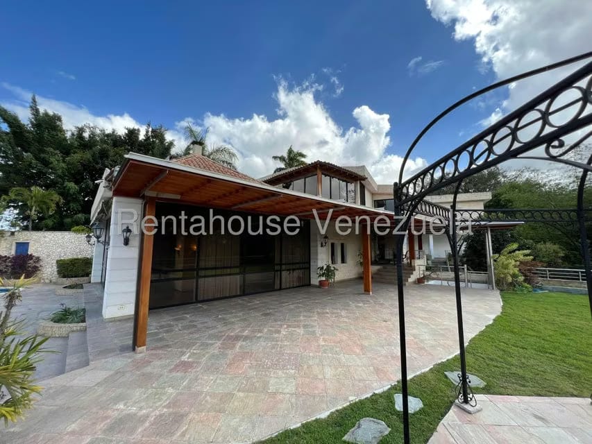 Casa (Multipes Niveles) en Venta en Macaracuay, Distrito Metropolitano - 27