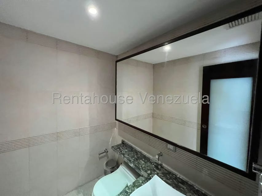 Casa (Multipes Niveles) en Venta en Macaracuay, Distrito Metropolitano - 38