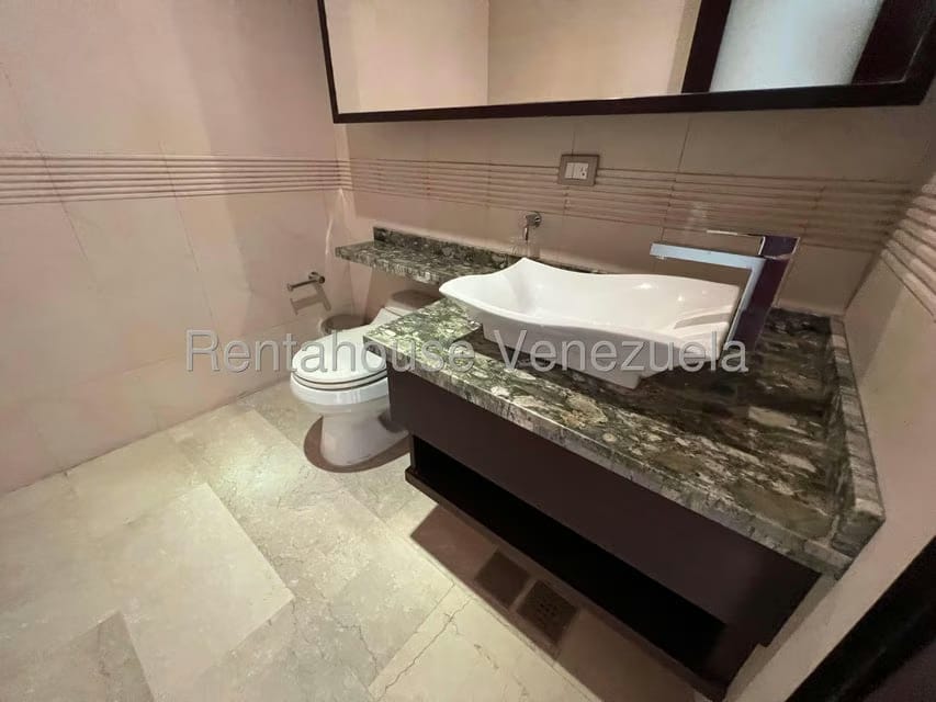 Casa (Multipes Niveles) en Venta en Macaracuay, Distrito Metropolitano - 39