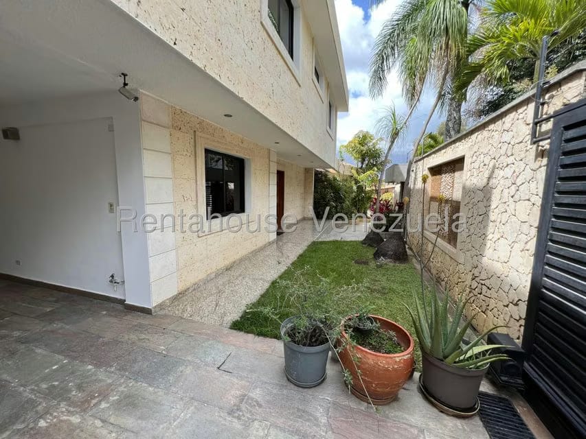 Casa (Multipes Niveles) en Venta en Macaracuay, Distrito Metropolitano - 5