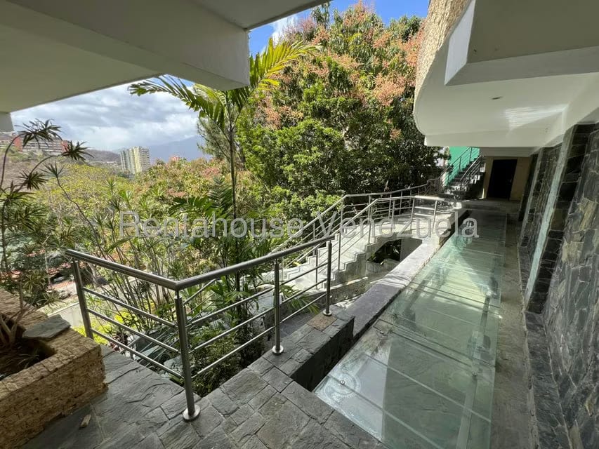 Casa (Multipes Niveles) en Venta en Macaracuay, Distrito Metropolitano - 42