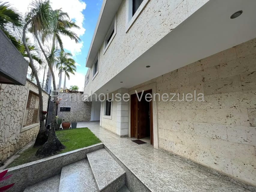 Casa (Multipes Niveles) en Venta en Macaracuay, Distrito Metropolitano - 44