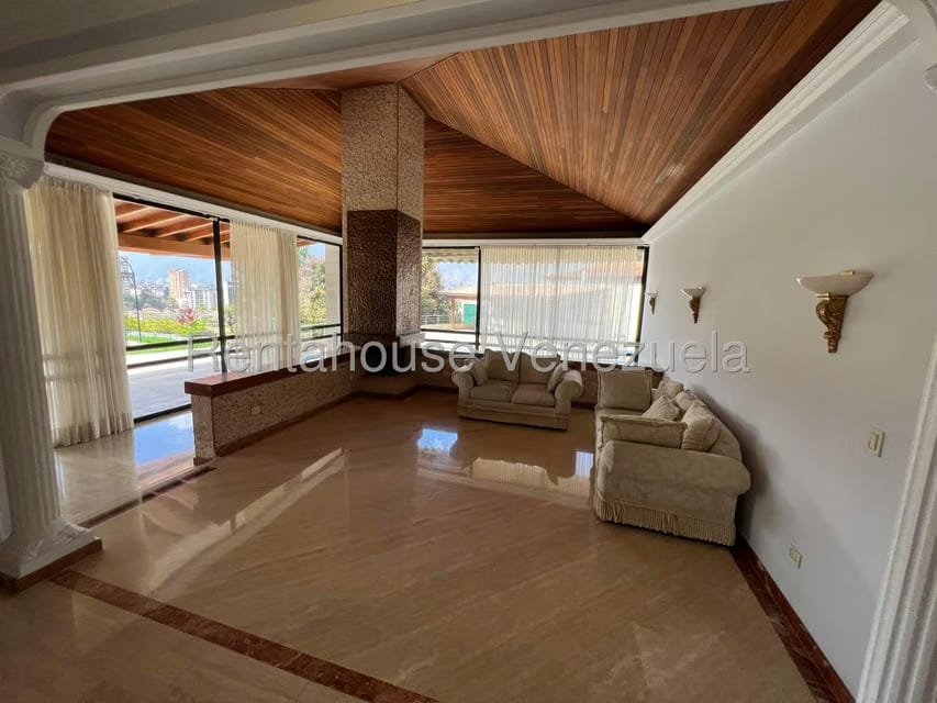 Casa (Multipes Niveles) en Venta en Macaracuay, Distrito Metropolitano - 48