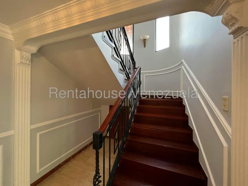 Casa (Multipes Niveles) en Venta en Macaracuay, Distrito Metropolitano - 70