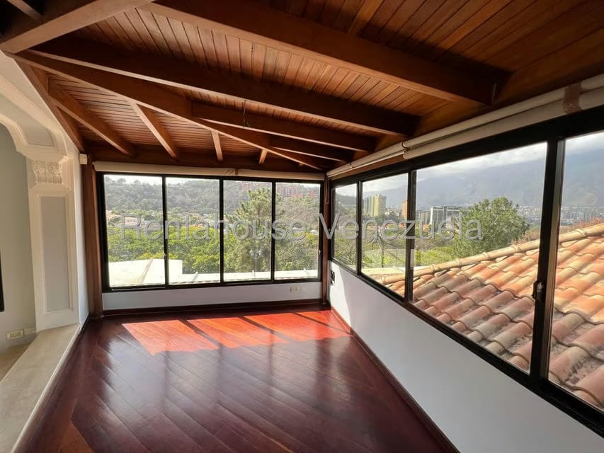 Casa (Multipes Niveles) en Venta en Macaracuay, Distrito Metropolitano - 75