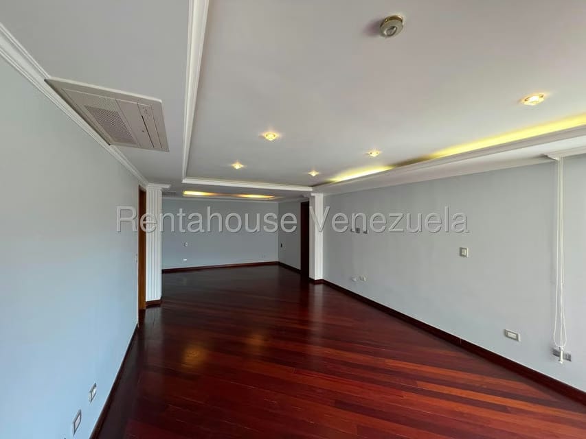 Casa (Multipes Niveles) en Venta en Macaracuay, Distrito Metropolitano - 76