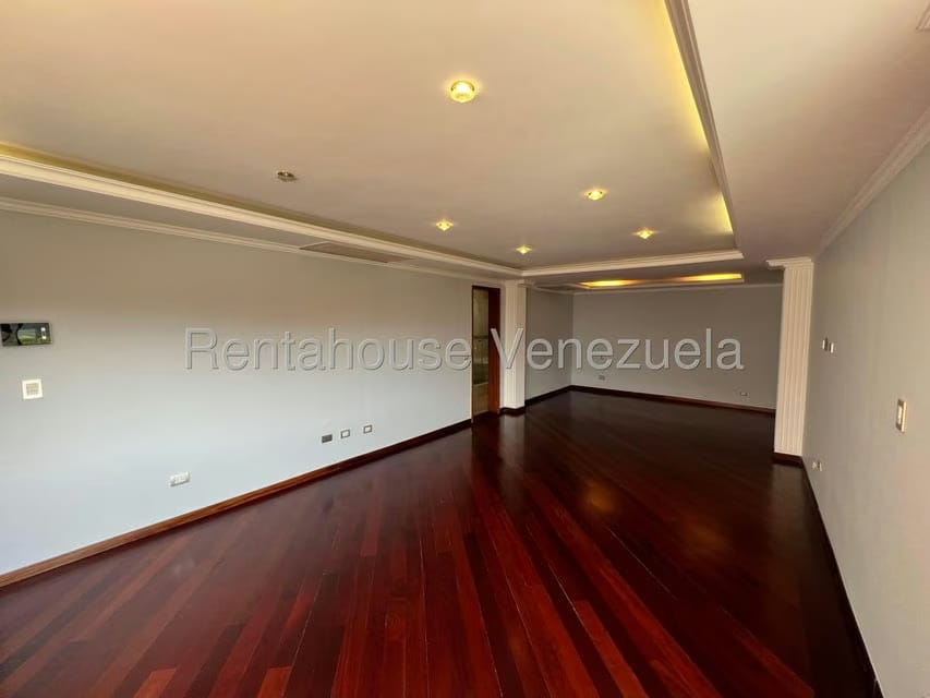 Casa (Multipes Niveles) en Venta en Macaracuay, Distrito Metropolitano - 77