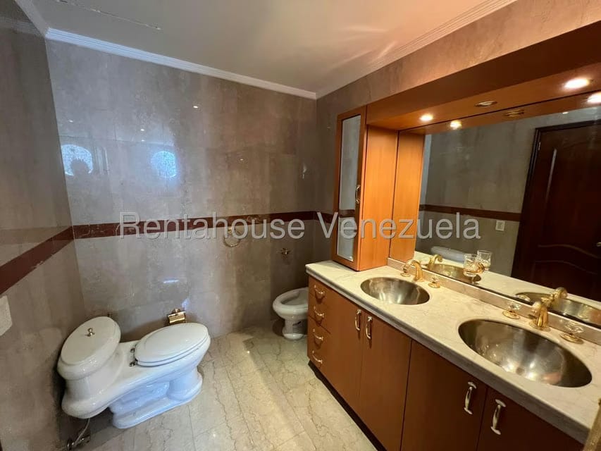 Casa (Multipes Niveles) en Venta en Macaracuay, Distrito Metropolitano - 78