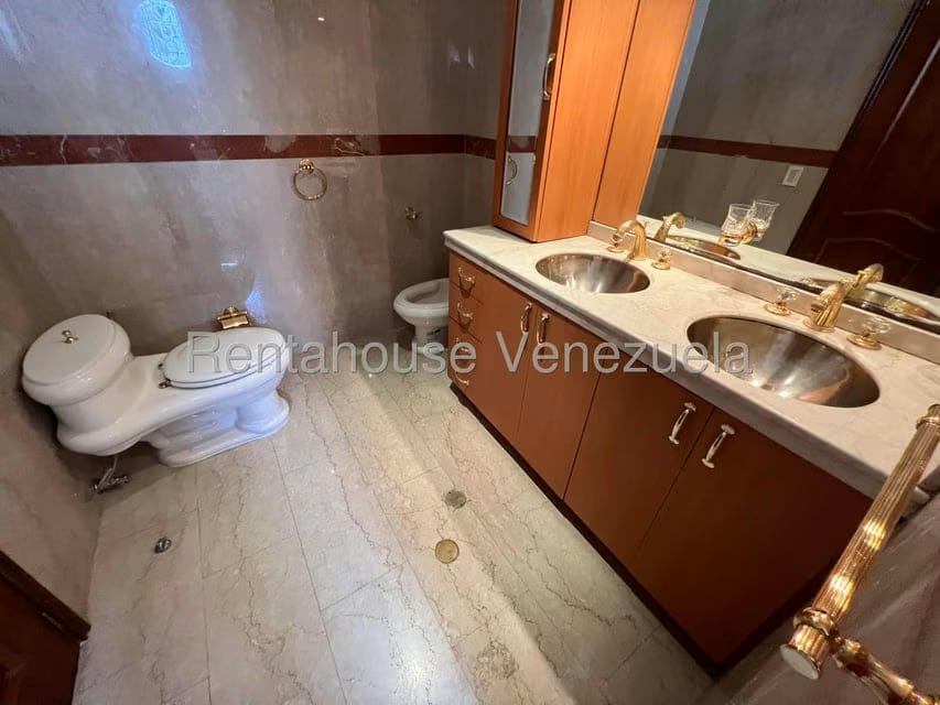 Casa (Multipes Niveles) en Venta en Macaracuay, Distrito Metropolitano - 79