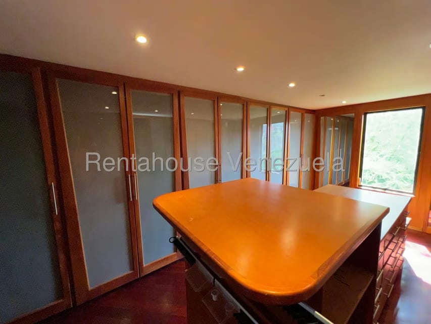 Casa (Multipes Niveles) en Venta en Macaracuay, Distrito Metropolitano - 82