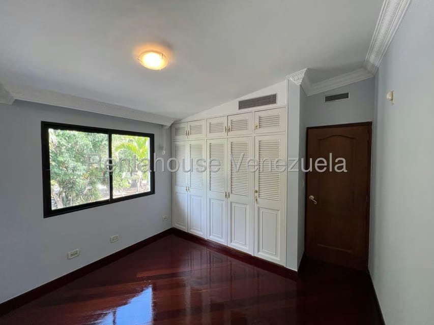 Casa (Multipes Niveles) en Venta en Macaracuay, Distrito Metropolitano - 85