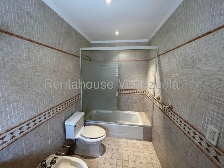 Casa (Multipes Niveles) en Venta en Macaracuay, Distrito Metropolitano - 91