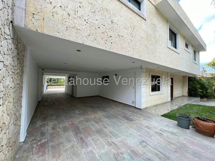 Casa (Multipes Niveles) en Venta en Macaracuay, Distrito Metropolitano - 92