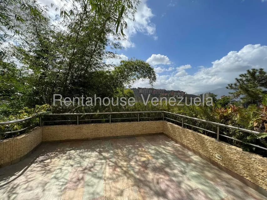 Casa (Multipes Niveles) en Venta en Macaracuay, Distrito Metropolitano - 94