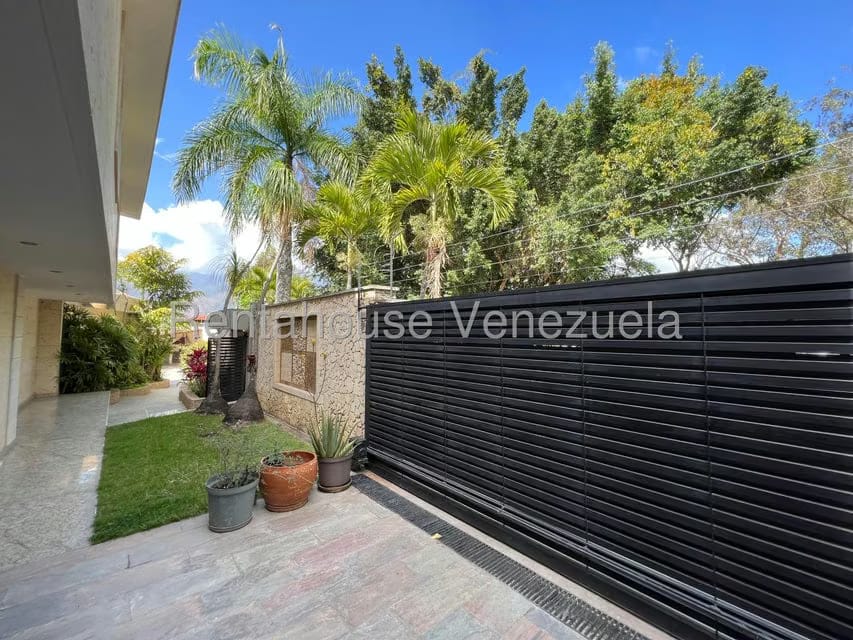 Casa (Multipes Niveles) en Venta en Macaracuay, Distrito Metropolitano - 97