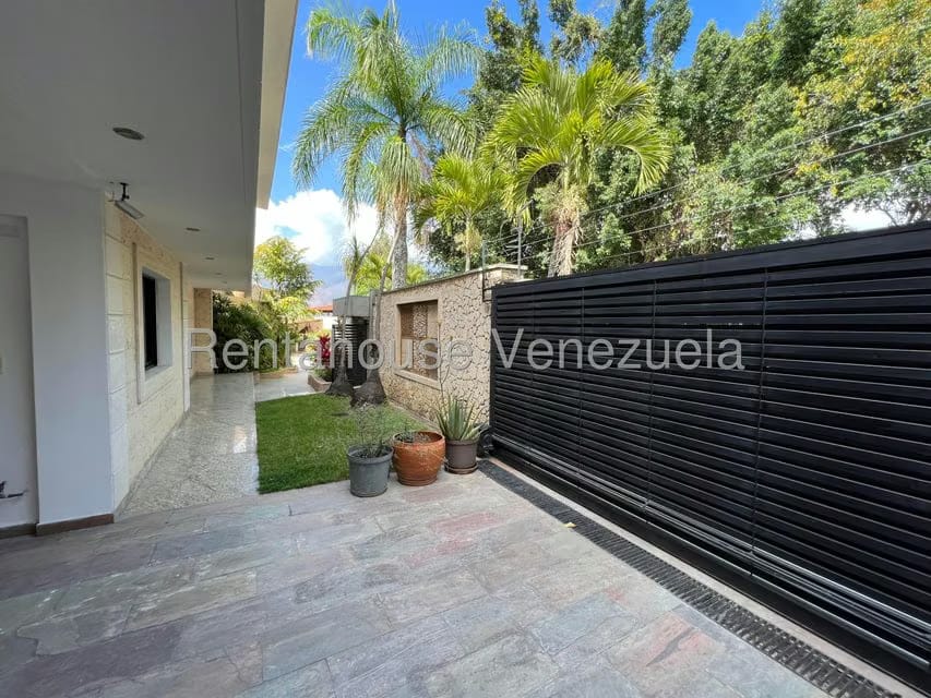 Casa (Multipes Niveles) en Venta en Macaracuay, Distrito Metropolitano - 98