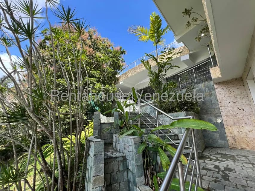 Casa (Multipes Niveles) en Venta en Macaracuay, Distrito Metropolitano - 100