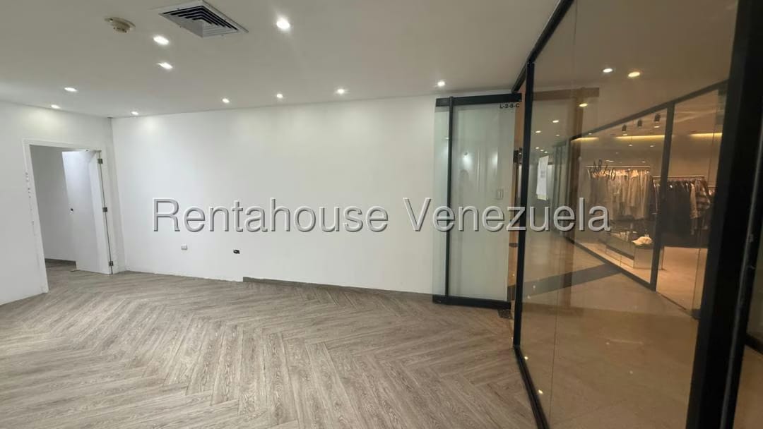 Comercial (Local Comercial) en Alquiler en La Viña, Carabobo - 2