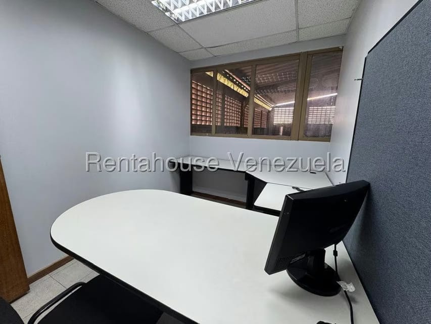 Comercial (Oficina) en Alquiler en La California Sur, Distrito Metropolitano - 11