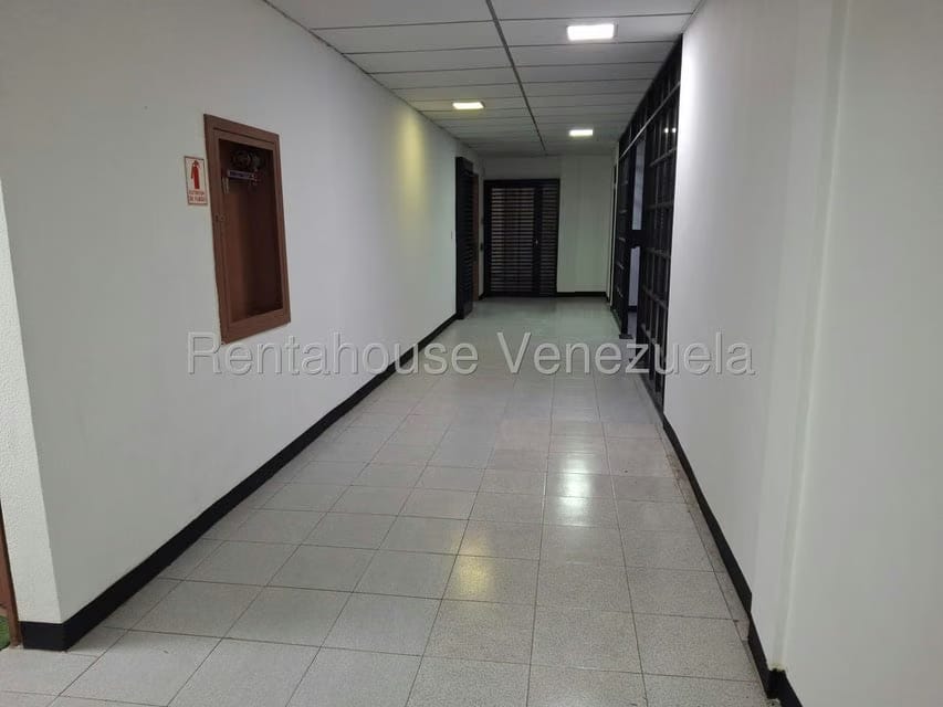 Comercial (Oficina) en Venta en El Rosal, Distrito Metropolitano - 2