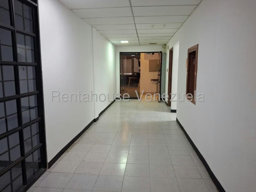 Comercial (Oficina) en Venta en El Rosal, Distrito Metropolitano - 25