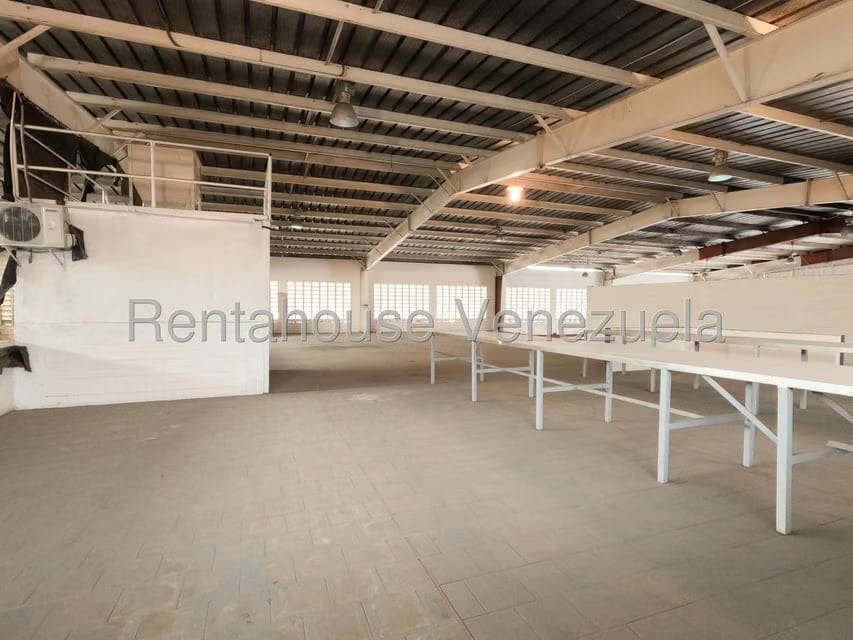 Comercial (Galpon - Deposito) en Alquiler en Zona Industrial 1, Lara - 11