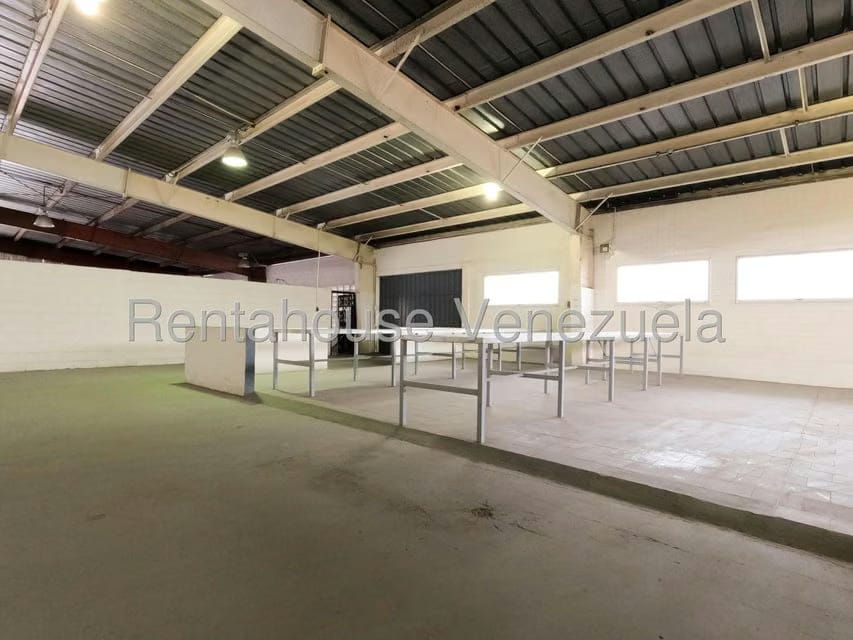 Comercial (Galpon - Deposito) en Alquiler en Zona Industrial 1, Lara - 13