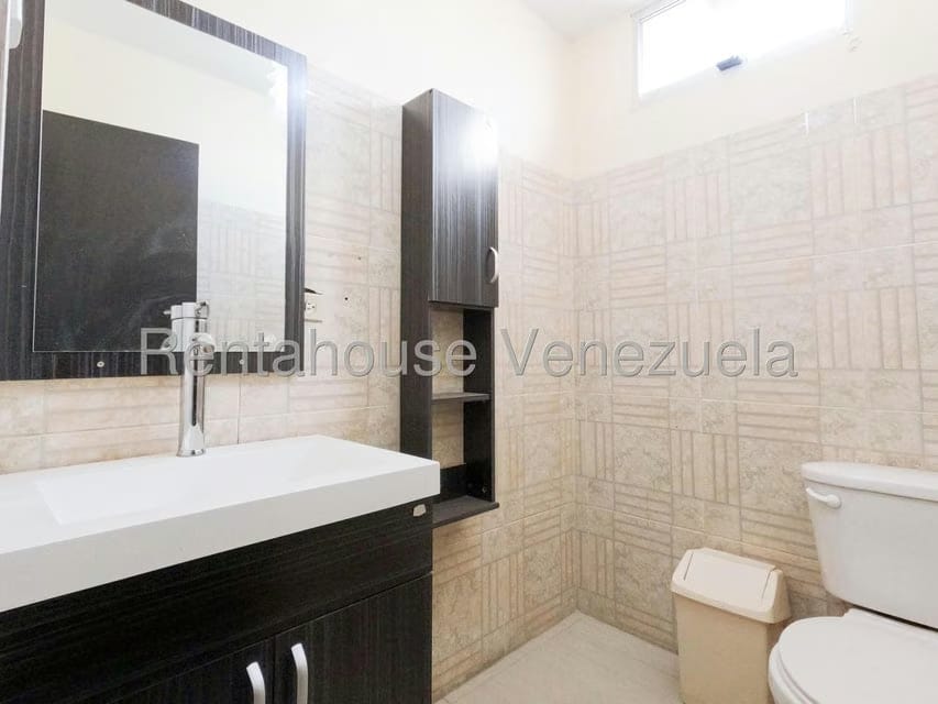 Comercial (Galpon - Deposito) en Alquiler en Zona Industrial 1, Lara - 17