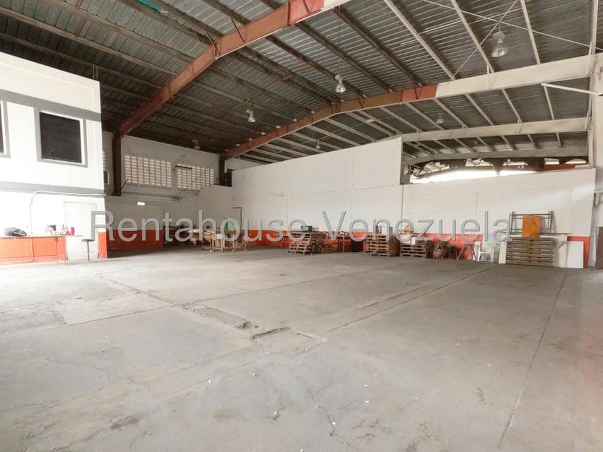 Comercial (Galpon - Deposito) en Alquiler en Zona Industrial 1, Lara - 4