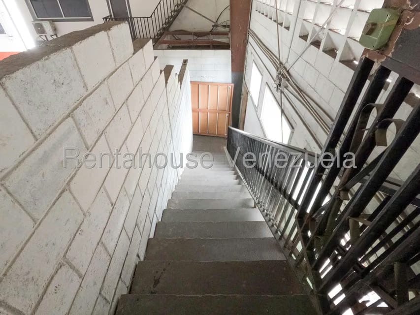 Comercial (Galpon - Deposito) en Alquiler en Zona Industrial 1, Lara - 8