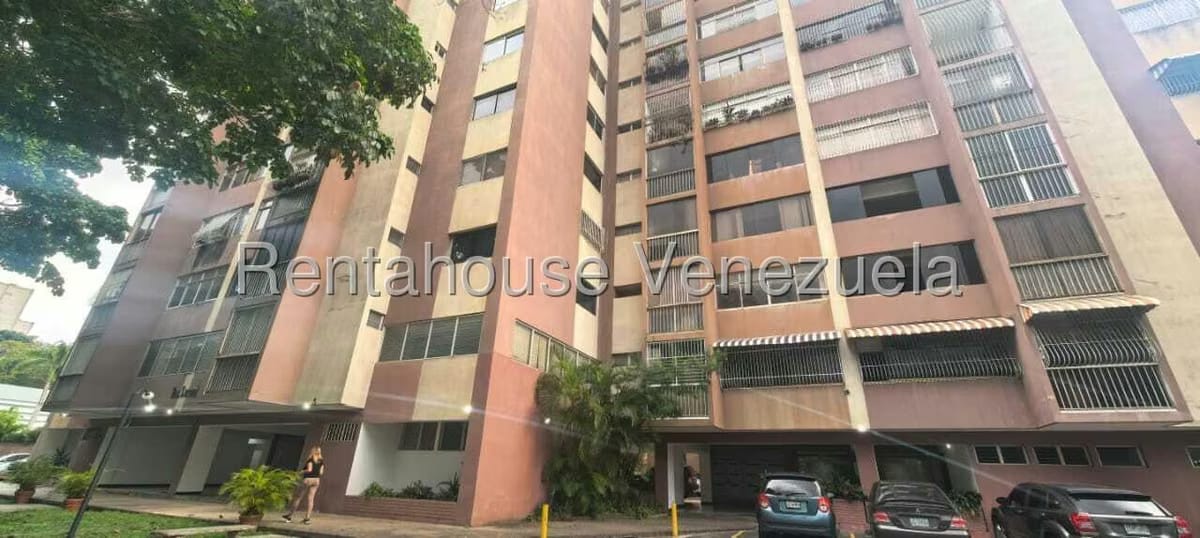 Apartamento (1 Nivel) en Venta en Chuao, Distrito Metropolitano - 2