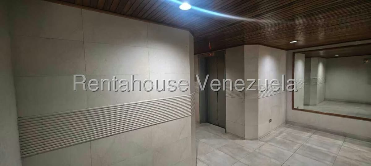 Apartamento (1 Nivel) en Venta en Chuao, Distrito Metropolitano - 17