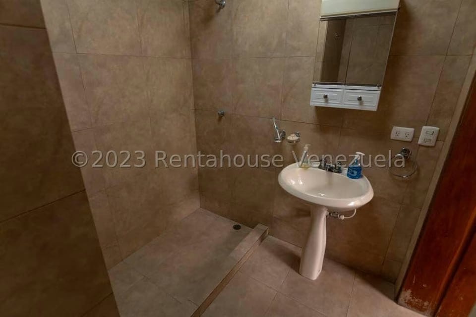 Comercial (Edificio) en Venta en Parroquia Altagracia, Distrito Metropolitano - 22