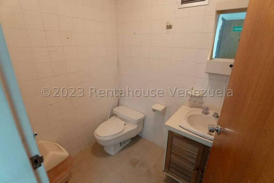 Comercial (Edificio) en Venta en Parroquia Altagracia, Distrito Metropolitano - 23