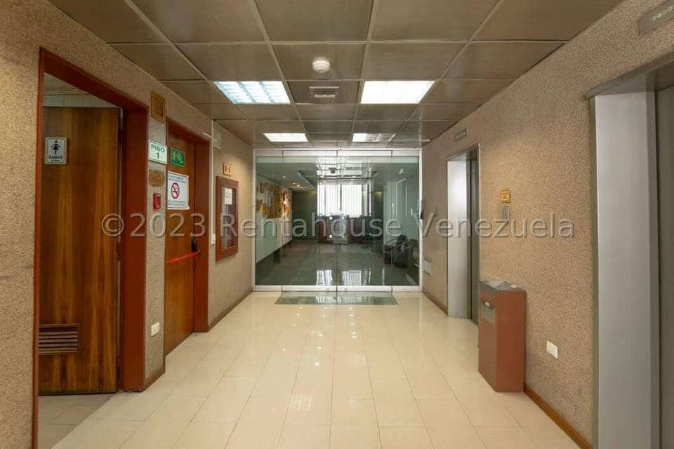 Comercial (Edificio) en Venta en Parroquia Altagracia, Distrito Metropolitano - 4