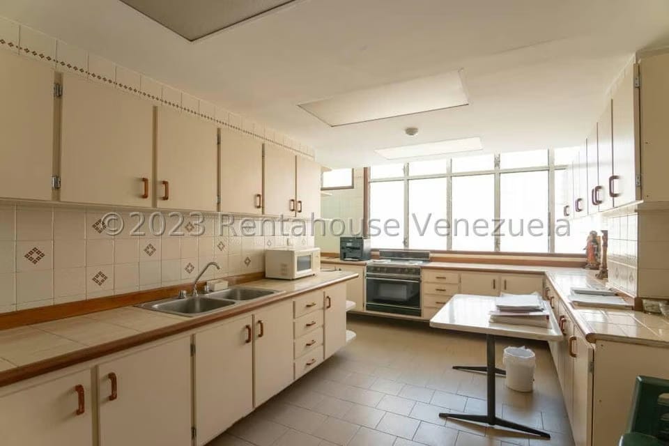 Comercial (Edificio) en Venta en Parroquia Altagracia, Distrito Metropolitano - 36